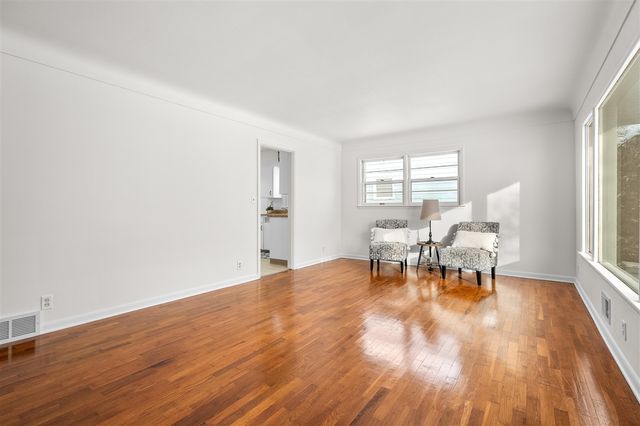 811 Craft, Kalamazoo, MI 49048