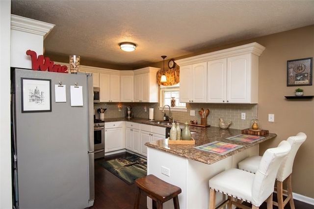 511 Parkview Drive, Pleasant Hills, PA 15236