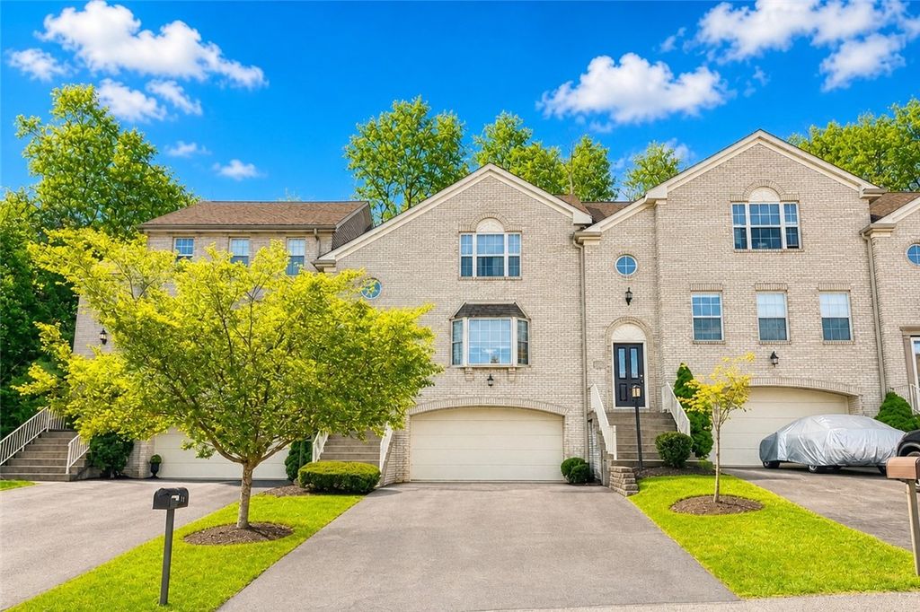 511 Parkview Drive, Pleasant Hills, PA 15236