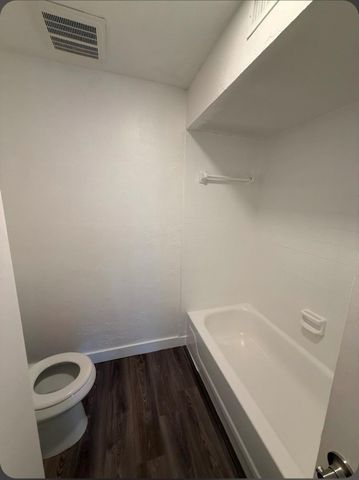 4444 Victory Drive 1106, Houston, TX 77088