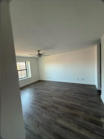 4444 Victory Drive 1106, Houston, TX 77088