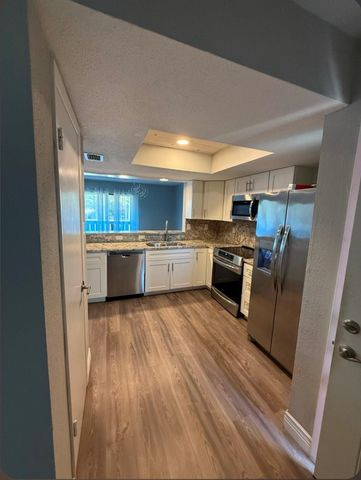 4444 Victory Drive 1106, Houston, TX 77088