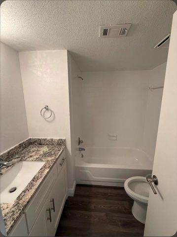 4444 Victory Drive 1106, Houston, TX 77088