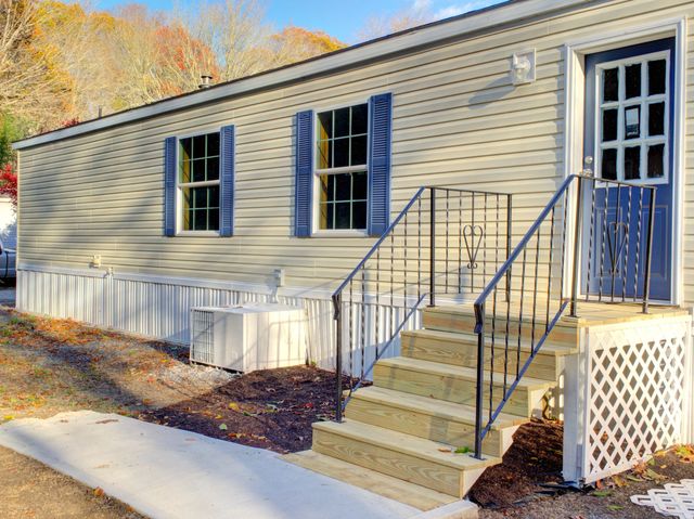 932 Long Cove Road TRLR 4, Ledyard, CT 06335