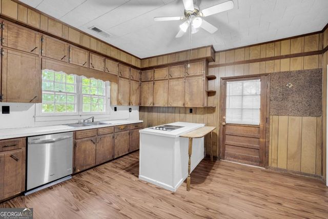 5270 Gainesville Street, Flowery Branch, GA 30542