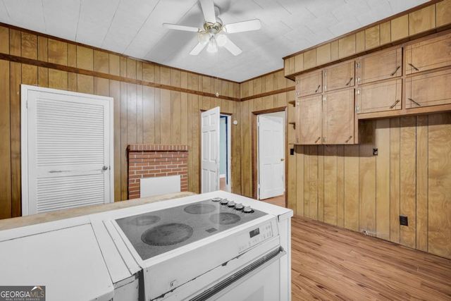 5270 Gainesville Street, Flowery Branch, GA 30542