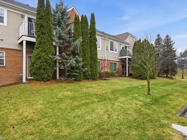 1985 Monarch Drive, Shelby Twp, MI 48316