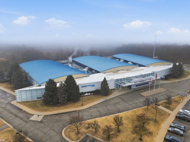 1985 Monarch Drive, Shelby Twp, MI 48316