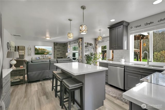 7413 166th Avenue E, Sumner, WA 98390