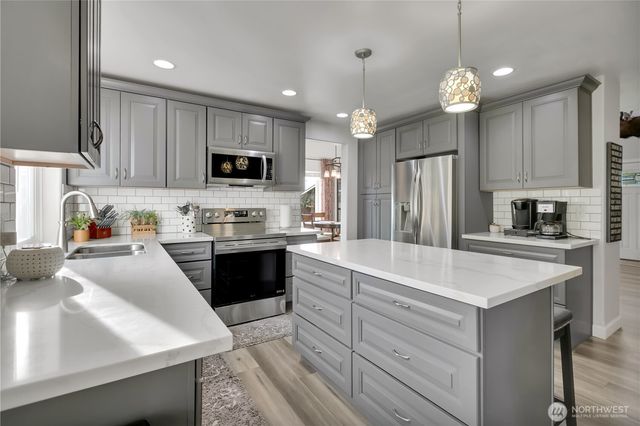 7413 166th Avenue E, Sumner, WA 98390