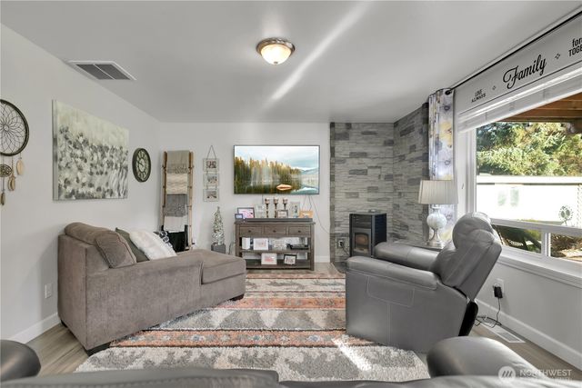 7413 166th Avenue E, Sumner, WA 98390