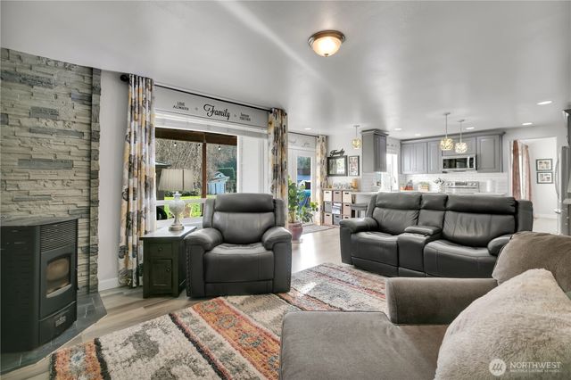 7413 166th Avenue E, Sumner, WA 98390