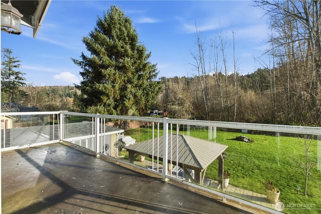 7413 166th Avenue E, Sumner, WA 98390