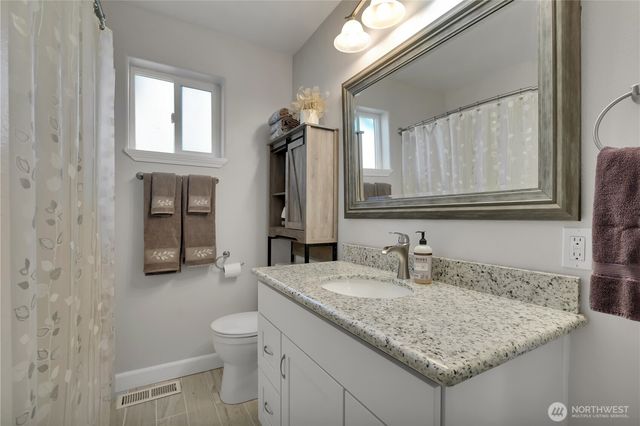 7413 166th Avenue E, Sumner, WA 98390