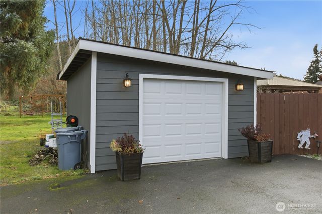 7413 166th Avenue E, Sumner, WA 98390