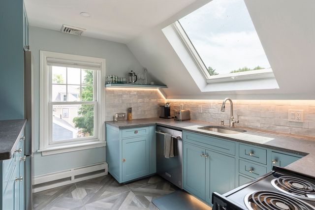 10 Brewer St, Boston, MA 02130