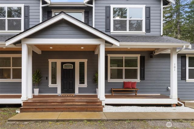 101 NE Anvil Lane, Belfair, WA 98528