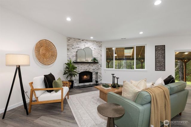 101 NE Anvil Lane, Belfair, WA 98528