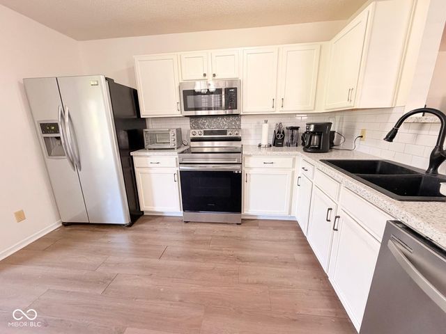 8748 Hosta Way, Camby, IN 46113