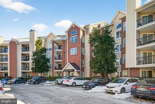 3313 WYNDHAM CIR #3210, Alexandria, VA 22302