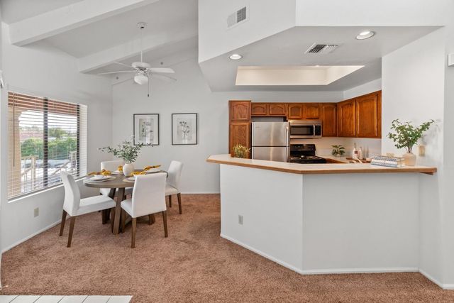 1017 E Maryland -- 213, Phoenix, AZ 85014