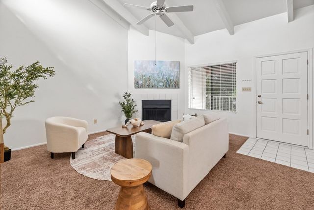 1017 E Maryland -- 213, Phoenix, AZ 85014