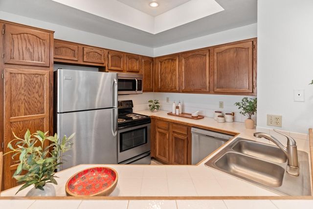 1017 E Maryland -- 213, Phoenix, AZ 85014