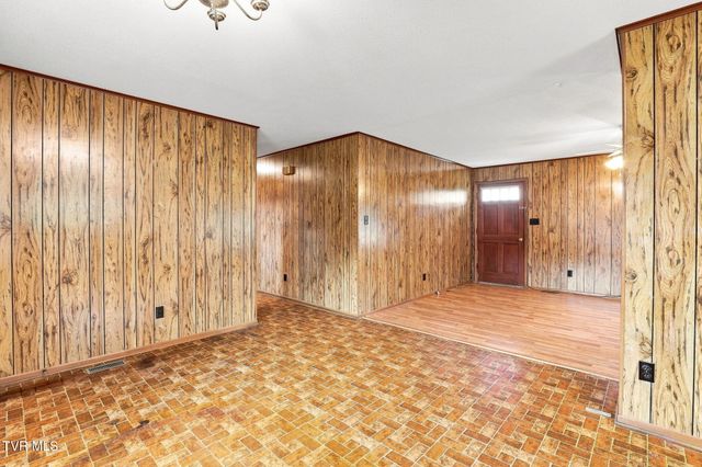 2060 Fishpond Road, Chuckey, TN 37641