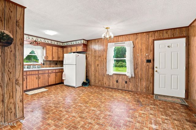 2060 Fishpond Road, Chuckey, TN 37641