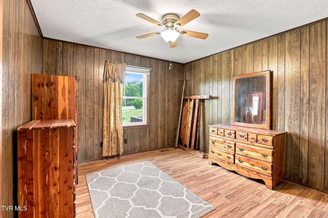 2060 Fishpond Road, Chuckey, TN 37641
