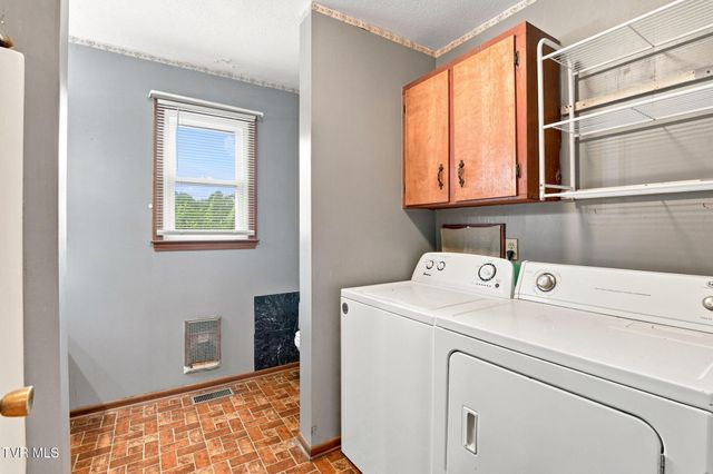 2060 Fishpond Road, Chuckey, TN 37641