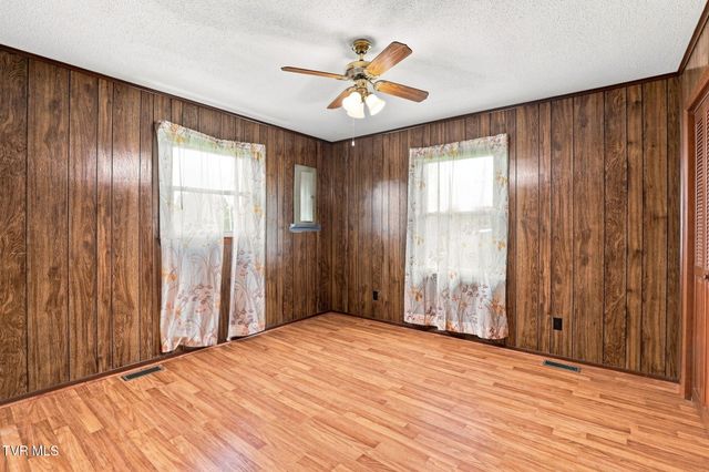 2060 Fishpond Road, Chuckey, TN 37641