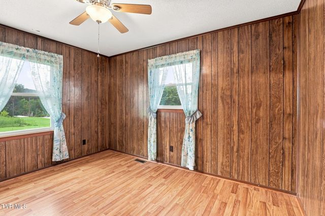 2060 Fishpond Road, Chuckey, TN 37641