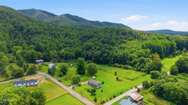 2060 Fishpond Road, Chuckey, TN 37641