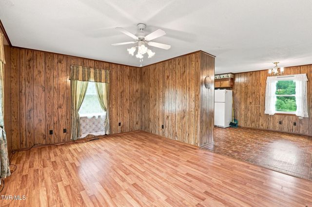 2060 Fishpond Road, Chuckey, TN 37641