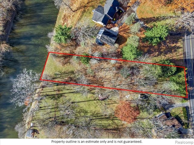 3971 N River Road, Fort Gratiot, MI 48059