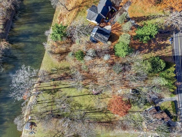 3971 N River Road, Fort Gratiot, MI 48059