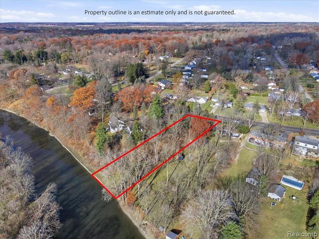 3971 N River Road, Fort Gratiot, MI 48059