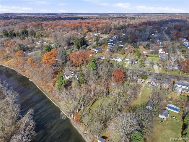 3971 N River Road, Fort Gratiot, MI 48059