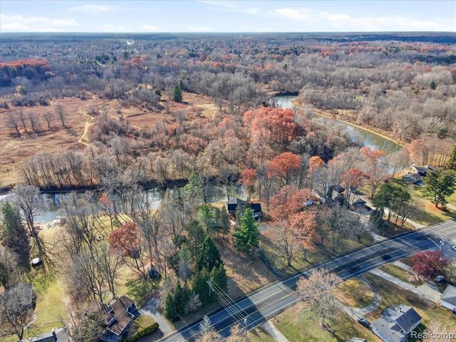 3971 N River Road, Fort Gratiot, MI 48059