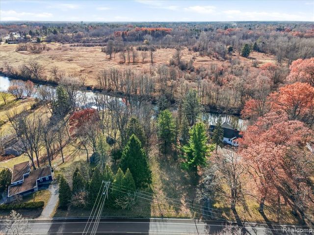 3971 N River Road, Fort Gratiot, MI 48059
