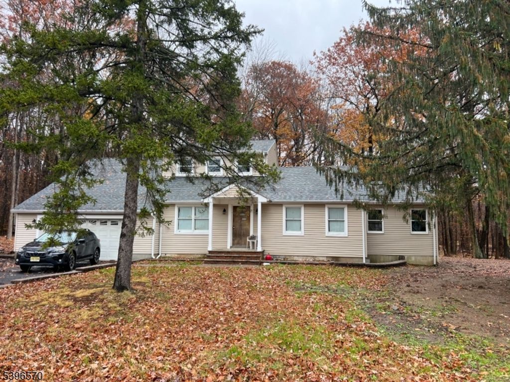 22 Livingston Ave, Warren Twp., NJ 07059