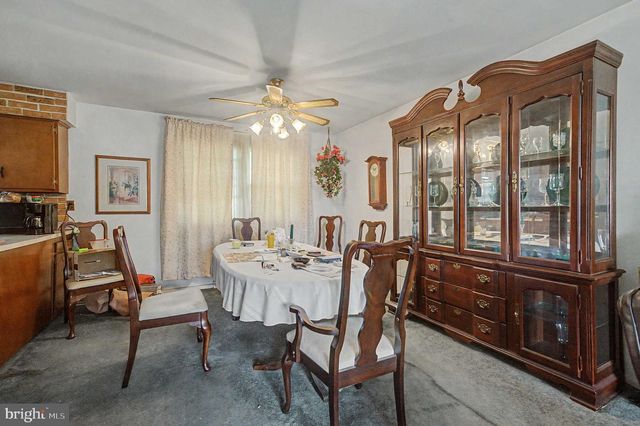 275 ESSEX AVE, West Deptford, NJ 08086