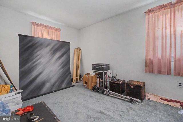 275 ESSEX AVE, West Deptford, NJ 08086
