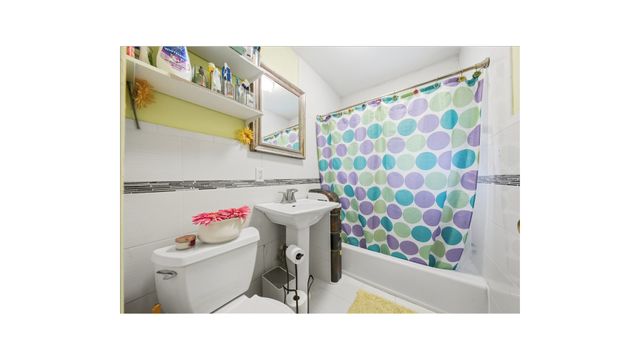 4425 RICHARDSON Avenue, New York City, NY 10470