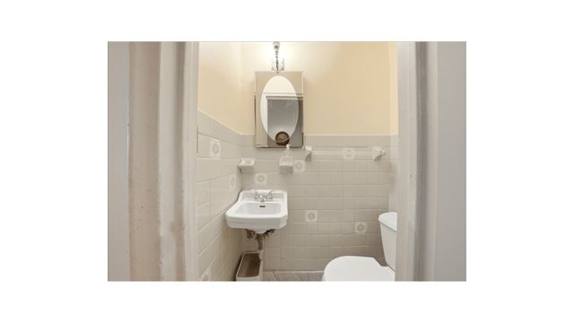 4425 RICHARDSON Avenue, New York City, NY 10470