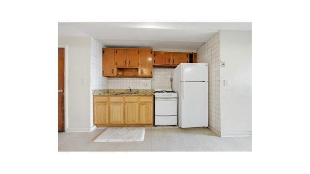 4425 RICHARDSON Avenue, New York City, NY 10470