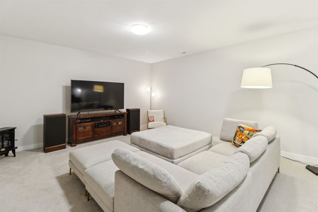 2383 SE 5th Street, West Des Moines, IA 50265