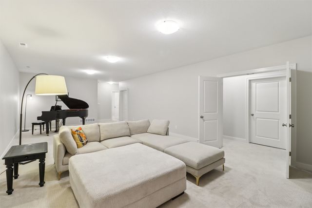 2383 SE 5th Street, West Des Moines, IA 50265