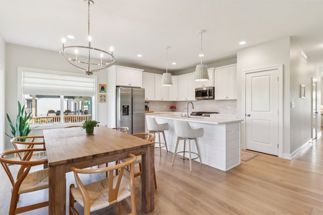 2383 SE 5th Street, West Des Moines, IA 50265